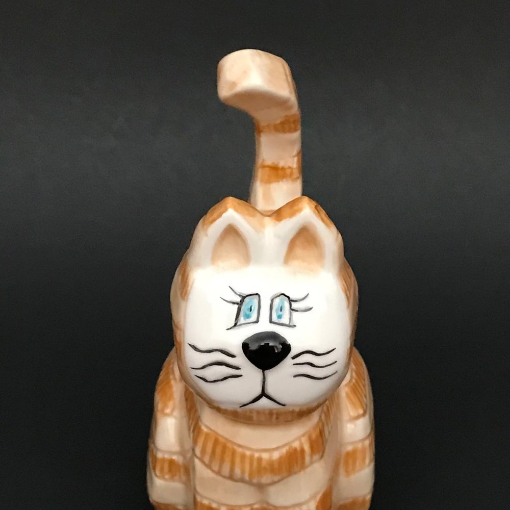 Vintage Hand Painted Porcelain Cat Salt/Pepper Shaker